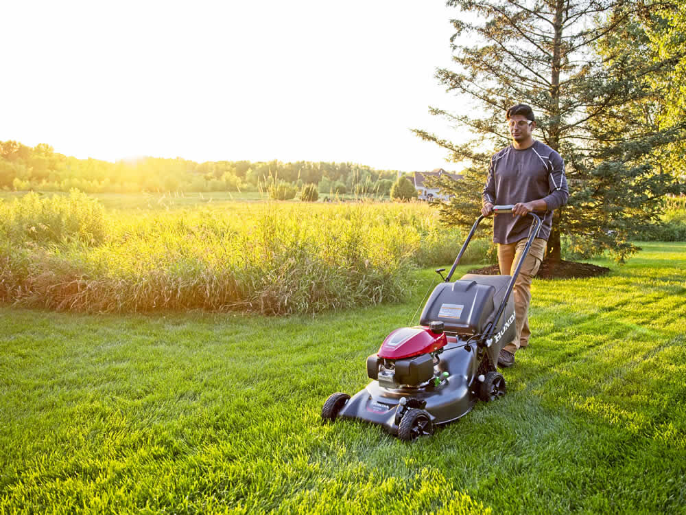 21 In. Steel Deck Self Propelled 3-in-1 Lawn Mower with GCV170 Engine Auto Choke and Smart Drive HRN216VKA from Honda - Image 4